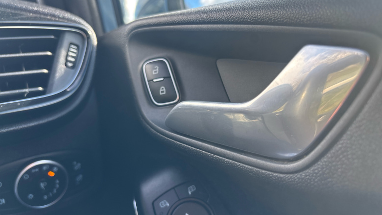 Ford Fiesta 1.0 EcoBoost Titanium 5dr Petrol Hatchback